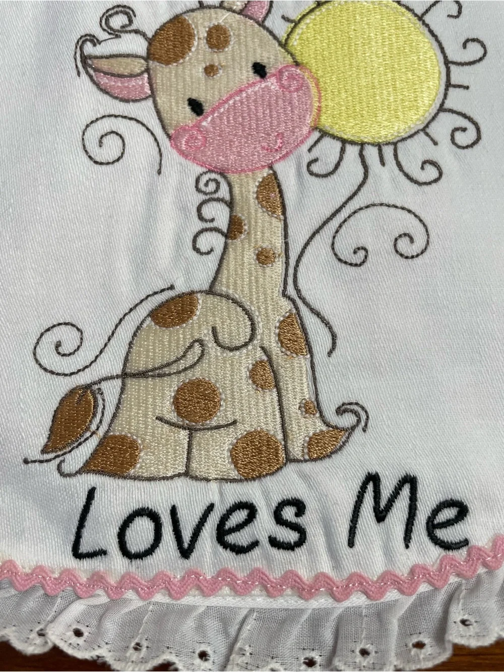 Beautiful  Baby’s Bib With Grandma Loves Me Embroidery New